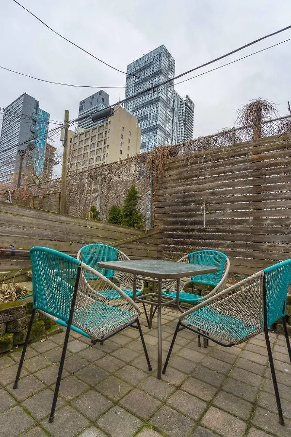 *** Guest house Park Inn Toronto Canada